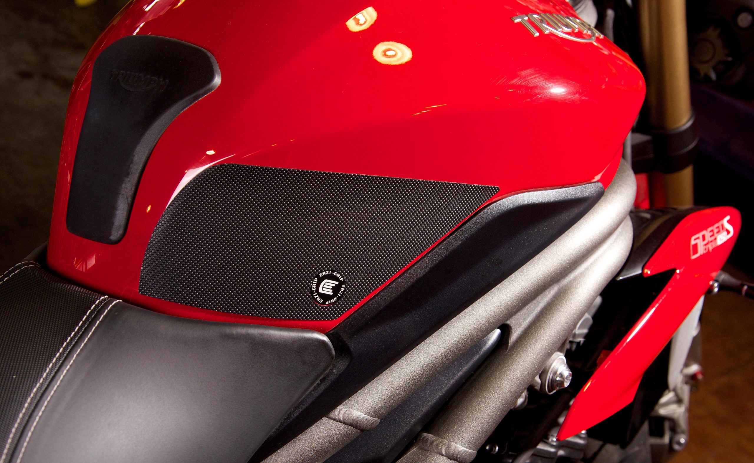 triumph speed triple rs tank pad