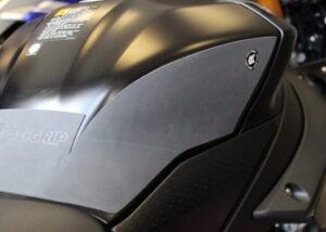 Eazi-Grip Yamaha R1 2015-2019 Wrap Around Tank Grip