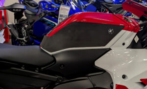 Eazi-Grip Yamaha R9 2025 Wrap Around Tank Grip