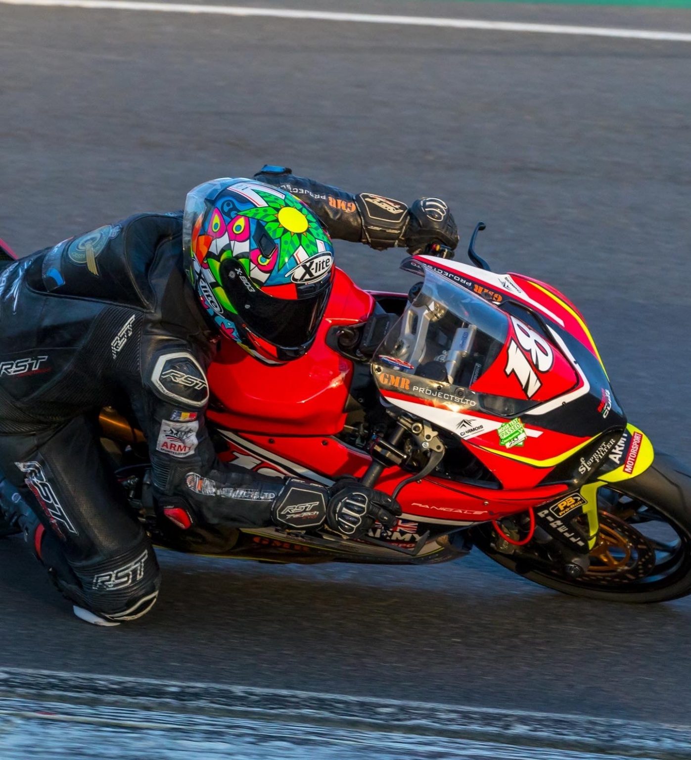 Army Motorcycle Road Team Sprint Round 1 report from Brands Hatch