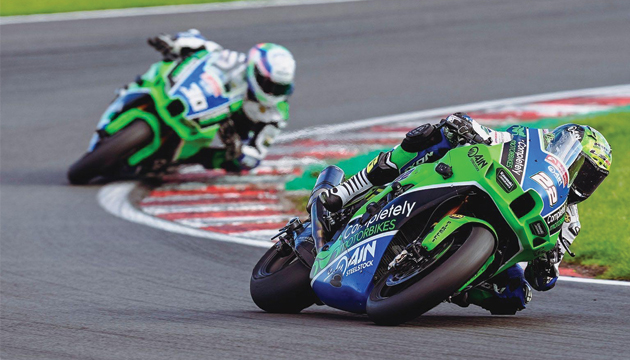 すわん Completely Motorbikes Kawasaki race report from Team Principal